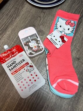 🌻5 for $30🌻 Hello Kitty Crew Socks with Hand Sanitizer & Holder
